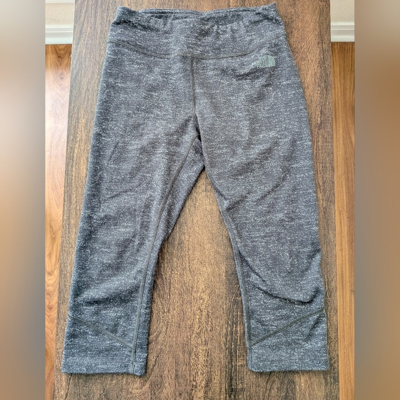 Northface Grey Capri Leggings - Picture 2 of 6